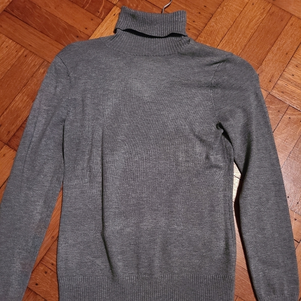 Turtleneck lightweight sweater